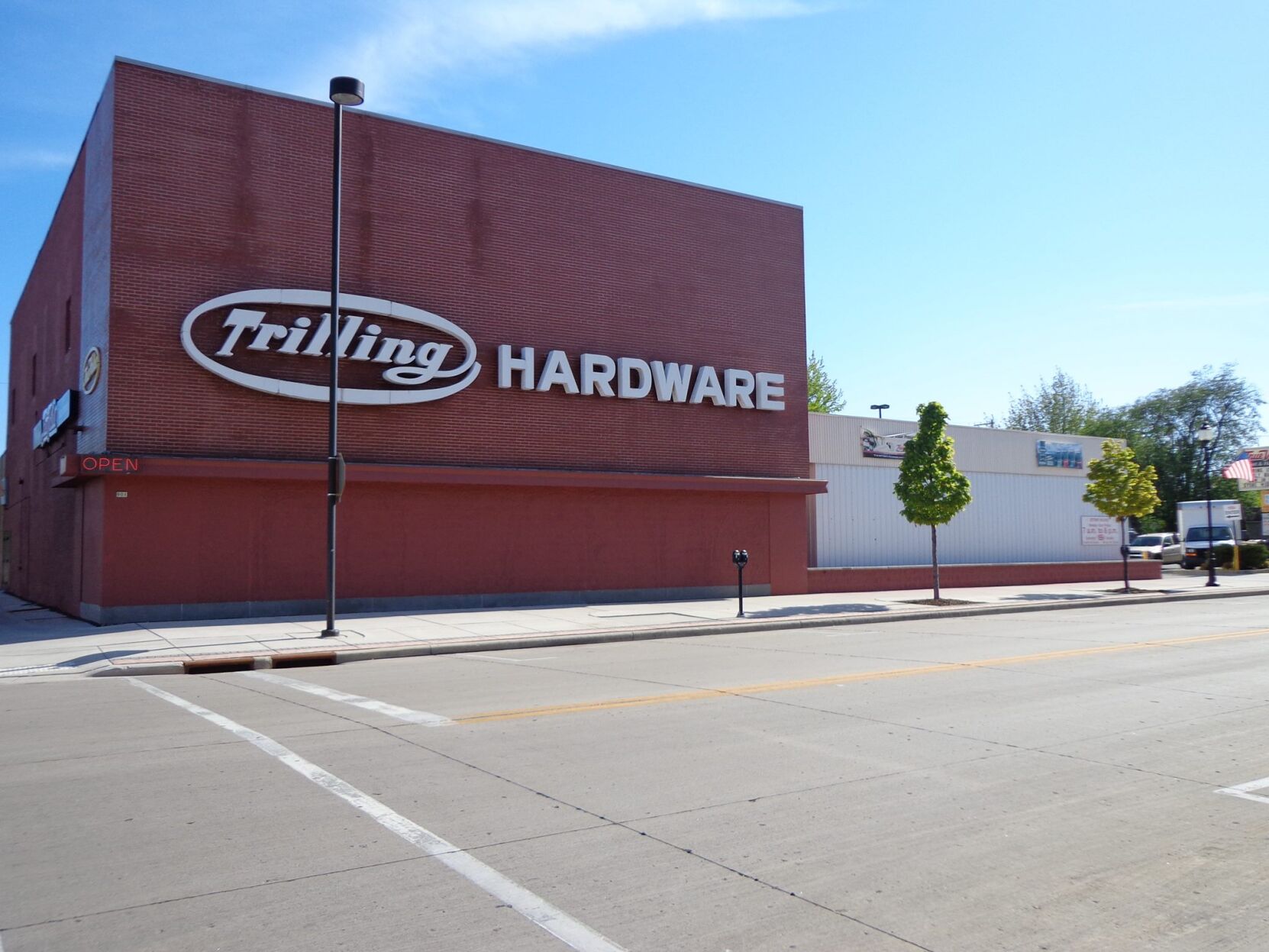 Trilling Hardware